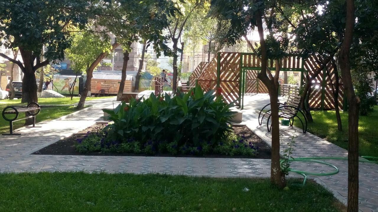 Top Apartments - Yerevan Centre Kültér fotó